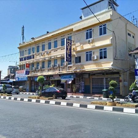 Oyo 90743 Hotel Ban Cheong Кангар Экстерьер фото