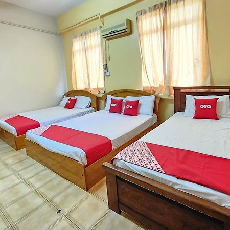 Oyo 90743 Hotel Ban Cheong Кангар Экстерьер фото