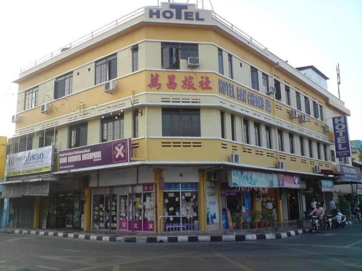 Oyo 90743 Hotel Ban Cheong Кангар Экстерьер фото