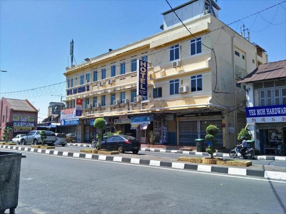 Oyo 90743 Hotel Ban Cheong Кангар Экстерьер фото
