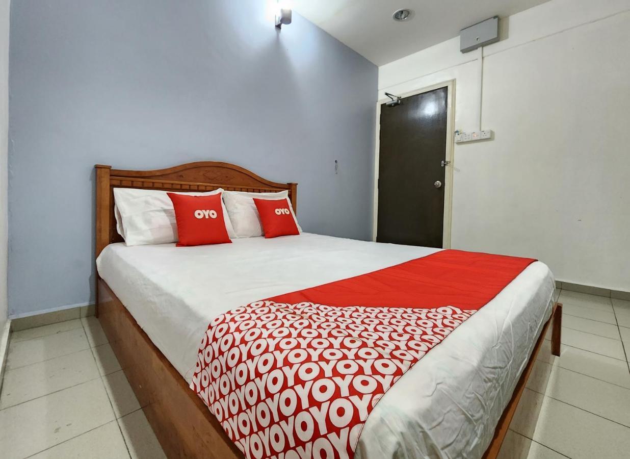 Oyo 90743 Hotel Ban Cheong Кангар Экстерьер фото
