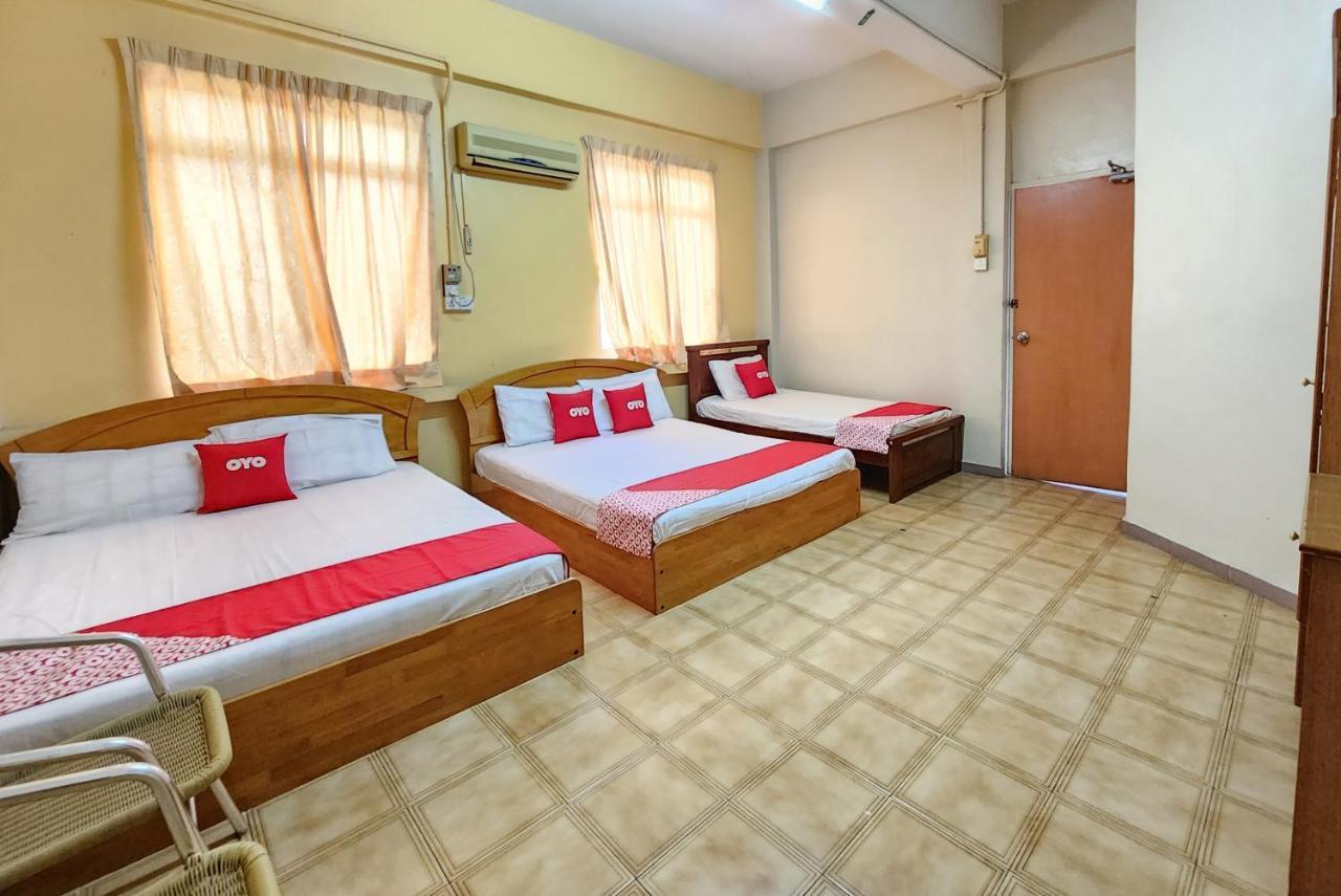 Oyo 90743 Hotel Ban Cheong Кангар Экстерьер фото