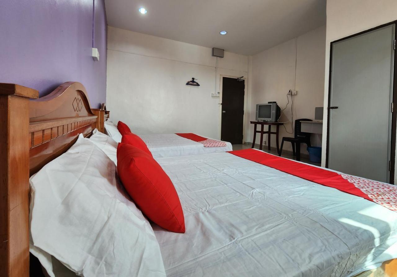 Oyo 90743 Hotel Ban Cheong Кангар Экстерьер фото