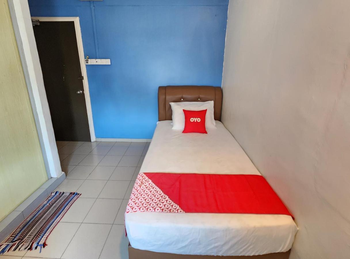 Oyo 90743 Hotel Ban Cheong Кангар Экстерьер фото