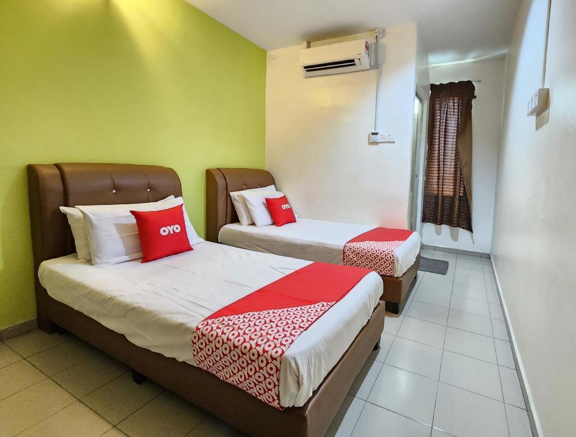 Oyo 90743 Hotel Ban Cheong Кангар Экстерьер фото