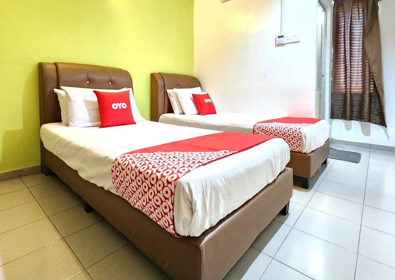 Oyo 90743 Hotel Ban Cheong Кангар Экстерьер фото