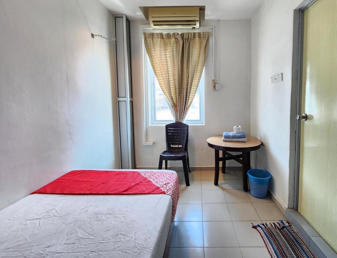 Oyo 90743 Hotel Ban Cheong Кангар Экстерьер фото