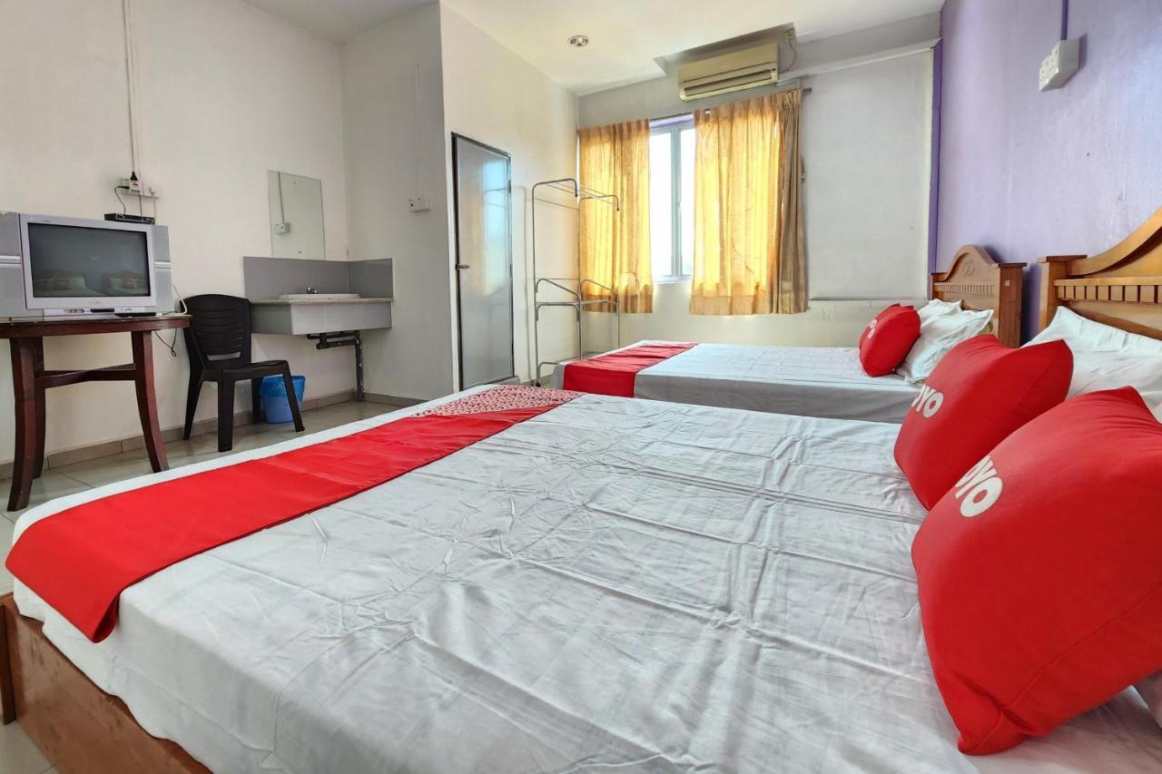 Oyo 90743 Hotel Ban Cheong Кангар Экстерьер фото